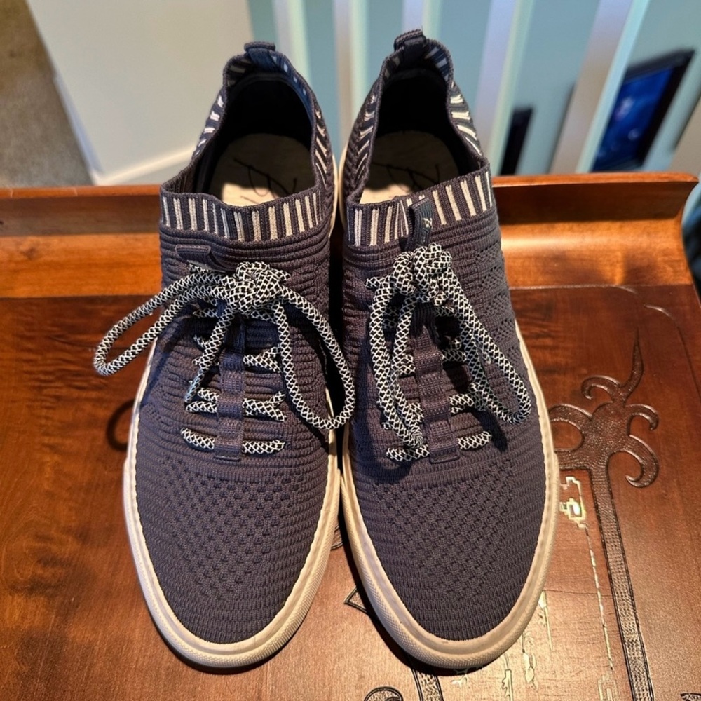 Blowfish Malibu Sneakers Size 8 - Picture 6 of 6